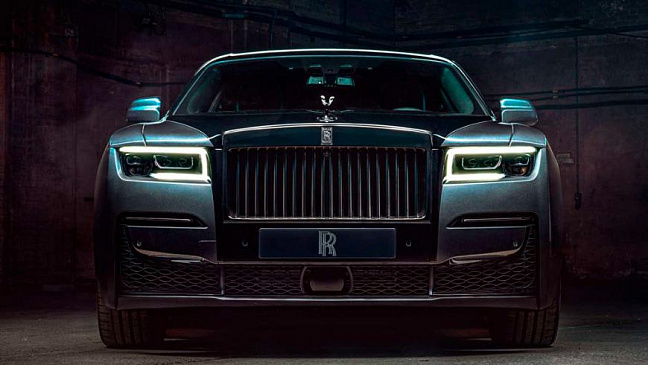 Новый седан Rolls-Royce Ghost в модификации Black Badge стал доступен для российских покупателей