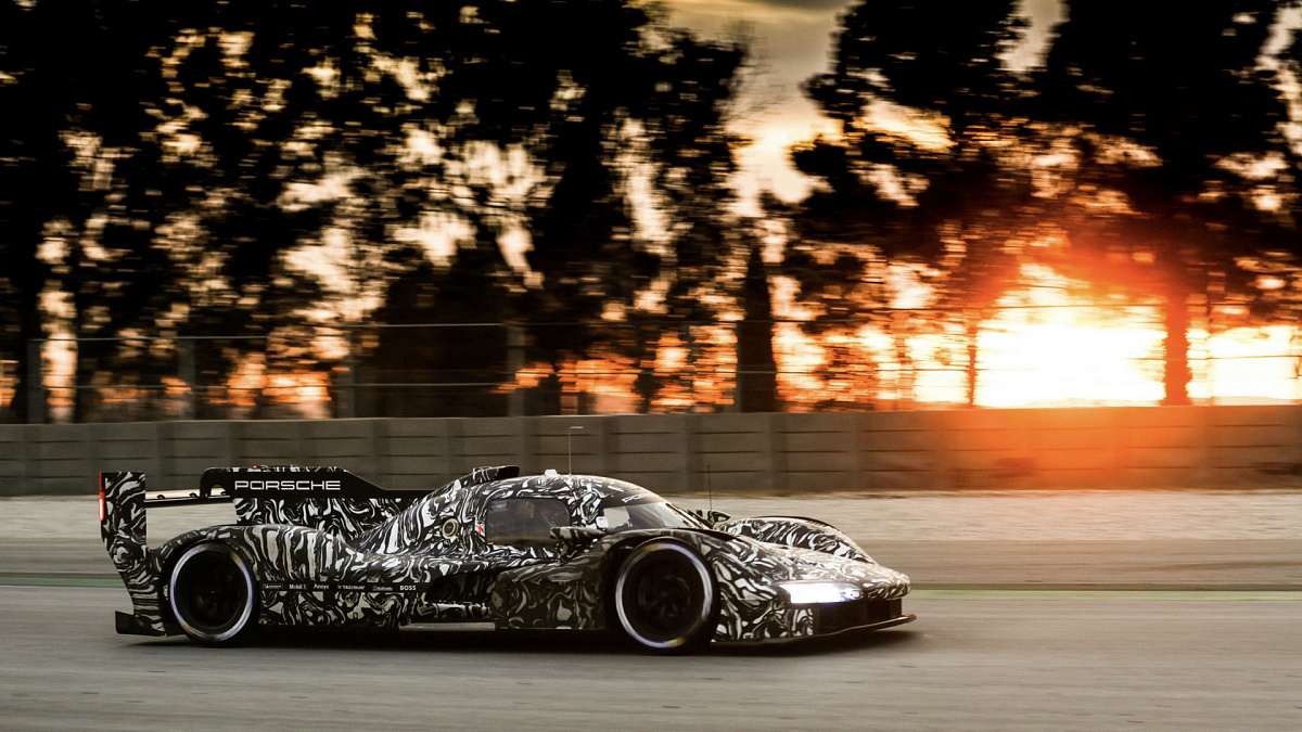 Прототип Porsche LMDh прошел 2000 км испытаний в Барселоне