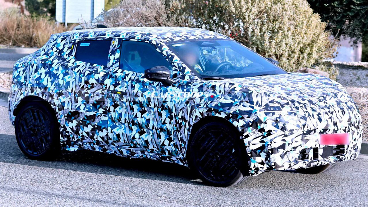 Шпионские фото: замечен новый Nissan Juke EV - 174-сильный электрокроссовер с запасом хода 436 км