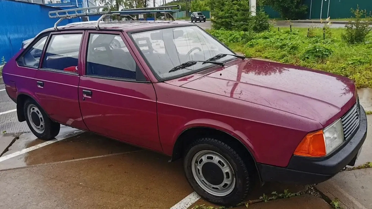 Капсула времени на Avito за 430 тыс руб: «Москвич 2141» 1998 года в заводском состоянии и с минимальным пробегом