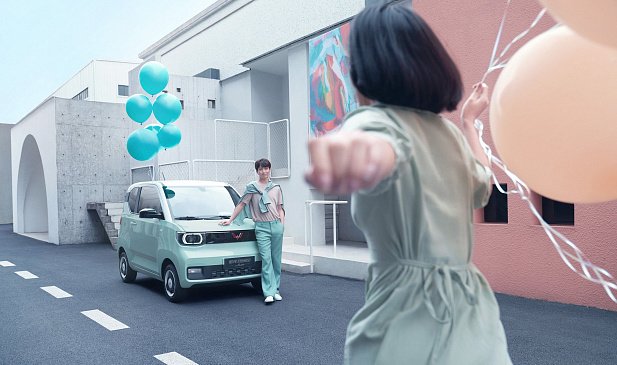 GM запускает в Китае крошечный электрокар Macaron Wuling Hong Guang Mini EV