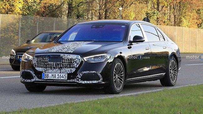 Новый Mercedes-Maybach S-Class почти без камуфляжа заметили на испытаниях