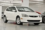 Honda Civic 2003 года выпуска продают по стоимости нового авто