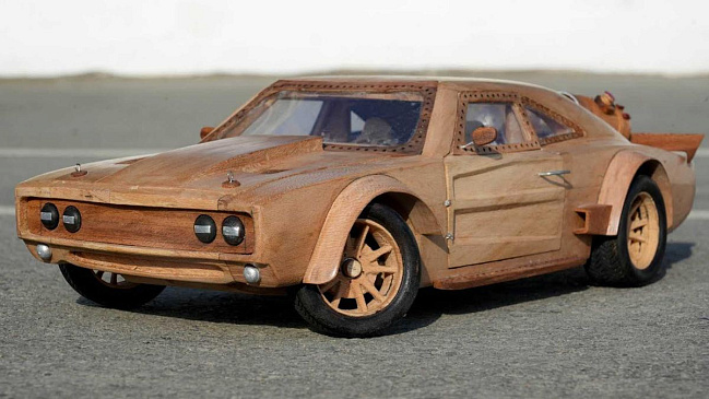 В Сети показана деревянная копия Dodge Charger из фильма "Форсаж"