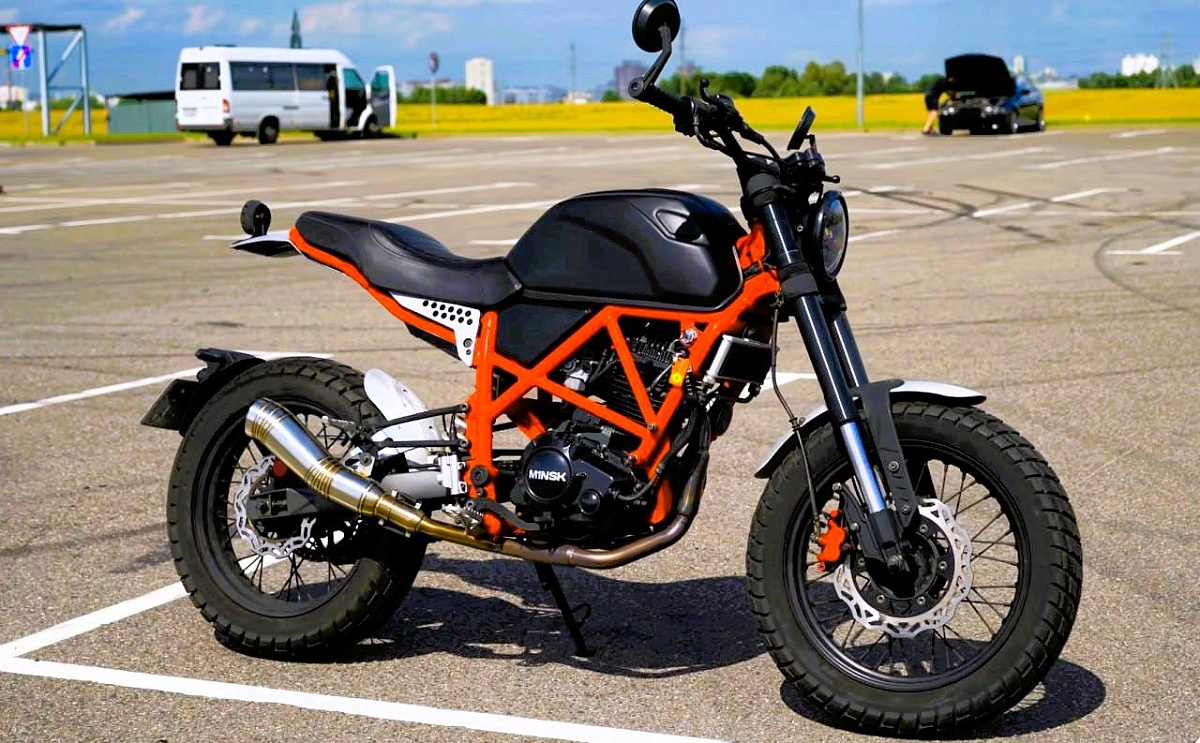 Минск SCR 250 – вот такие пафосные мотоциклы для бездорожья сейчас выпускают на бывшем советском «Мотовело»