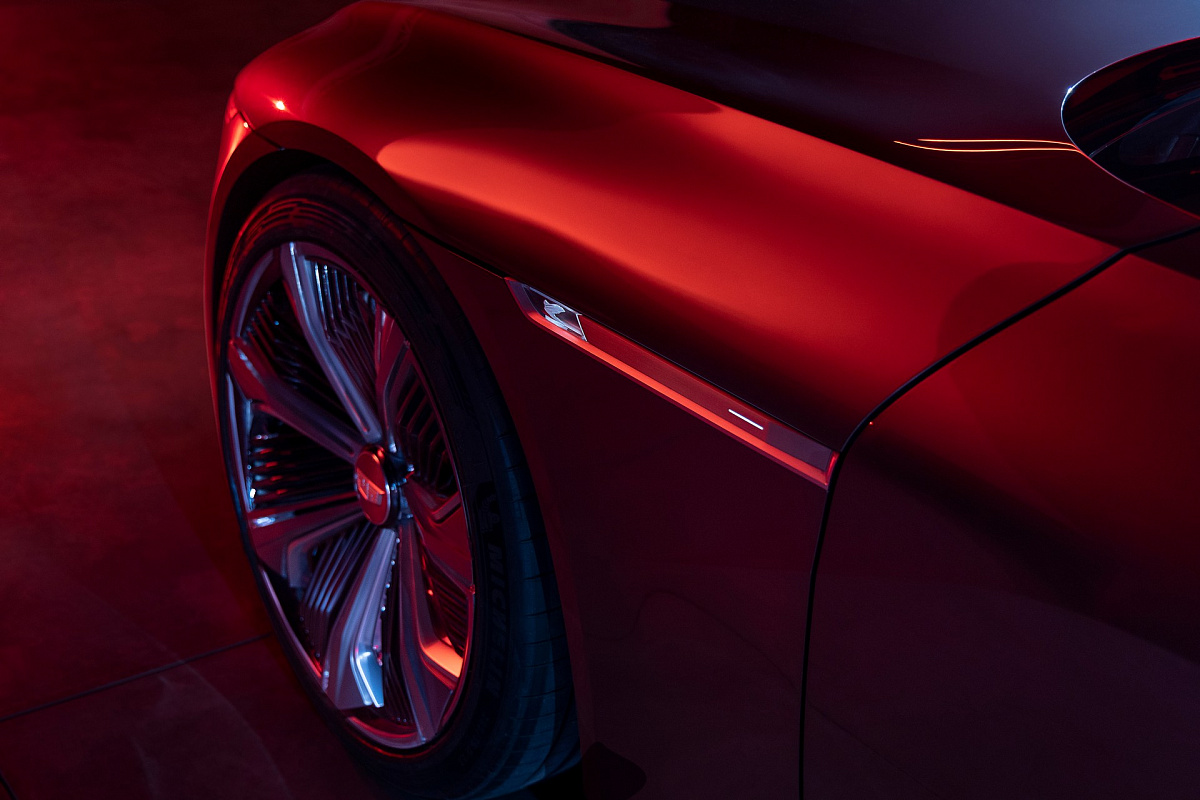 Компания Cadillac представила тизерные фотоизображения интерьера нового Celestiq