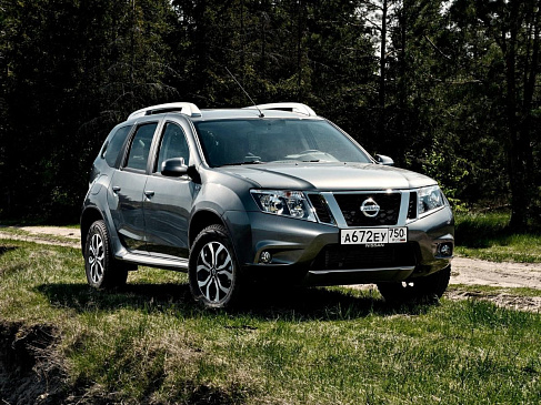 РГ: Автодилеры NISSAN в РФ продают кроссоверы NISSAN Terrano почти за 2 млн рублей