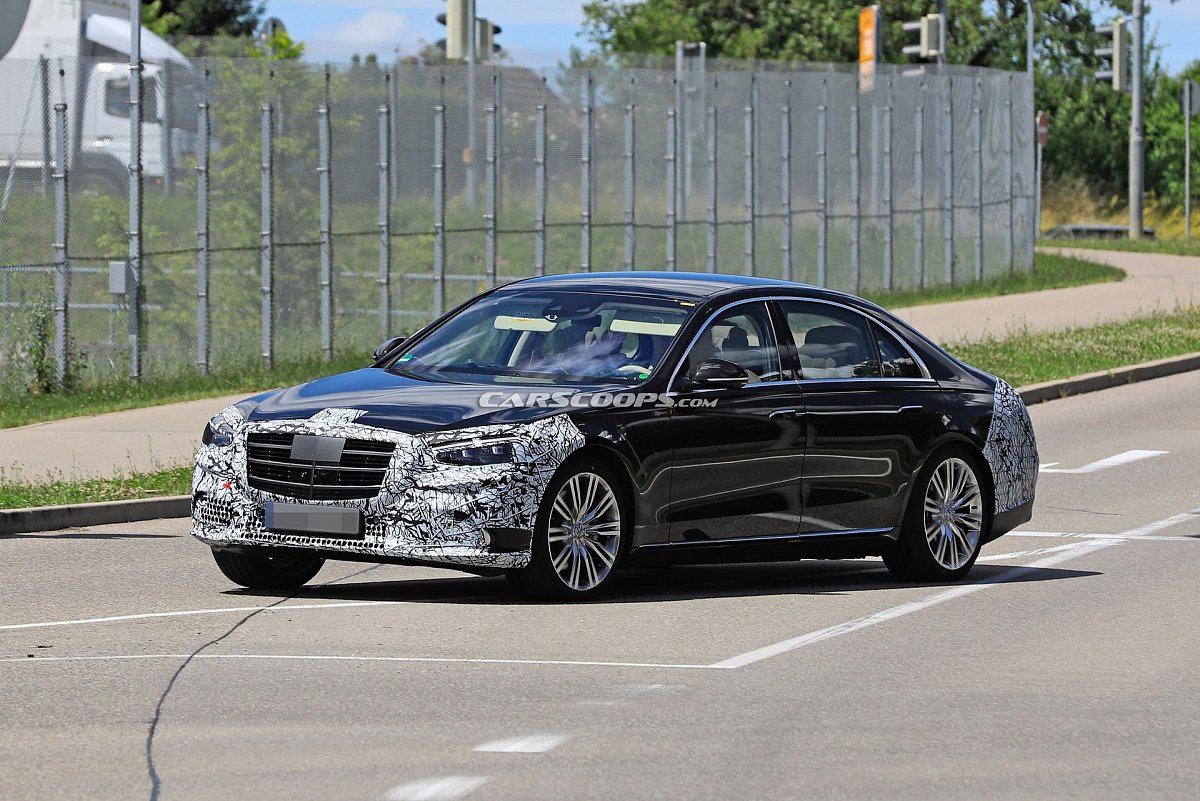 Обновленный Mercedes-Benz S-Class заметили во время тестов