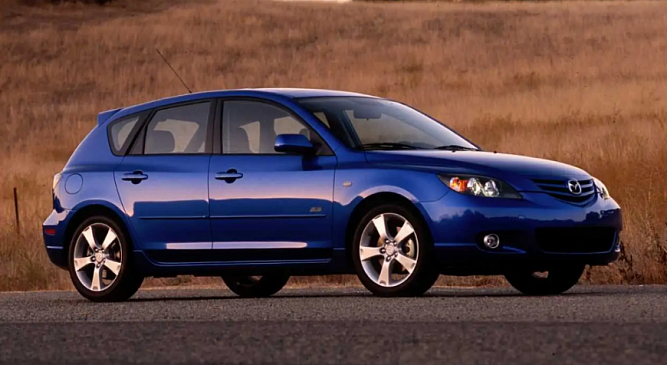 Mazda отзывает более 250 тыс. Mazda3 первого поколения из-за логотипа на руле 