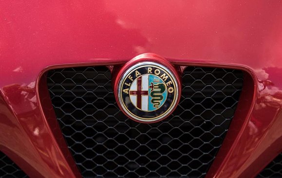 Электрический кроссовер Alfa Romeo может породниться с Peugeot e-2008