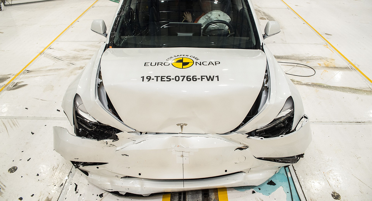 Euro NCAP пока не нашел никаких доказательств обмана Tesla в тестах на безопасность электрокаров