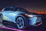 Toyota заявляет, что она профессиональный создатель электромобилей