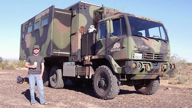 На базе военного грузовика сделали комфортный автодом 