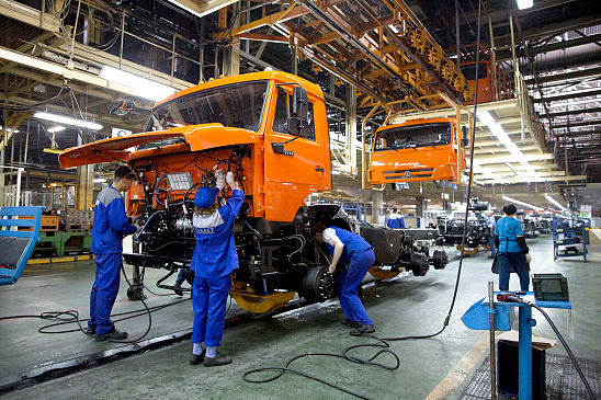 «Коммерсантъ»: Производство грузовиков КАМАЗ снизится почти на 1% в 2022 году