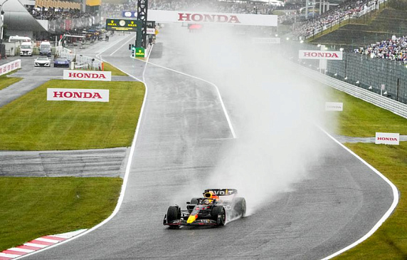 Макс Ферстаппен выиграл Гран-при Японии и стал двкукратным чемпионом мира
