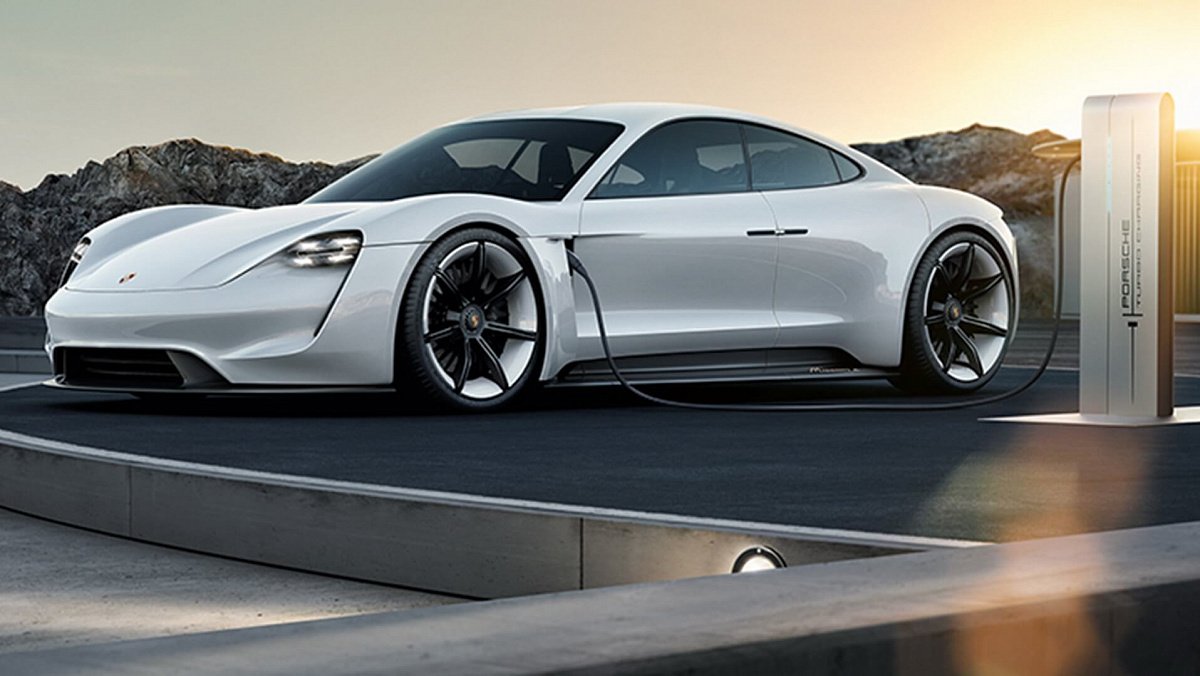 Porsche вынудит дилеров потратить по 300-400 тыс. долларов на зарядки для электрокаров