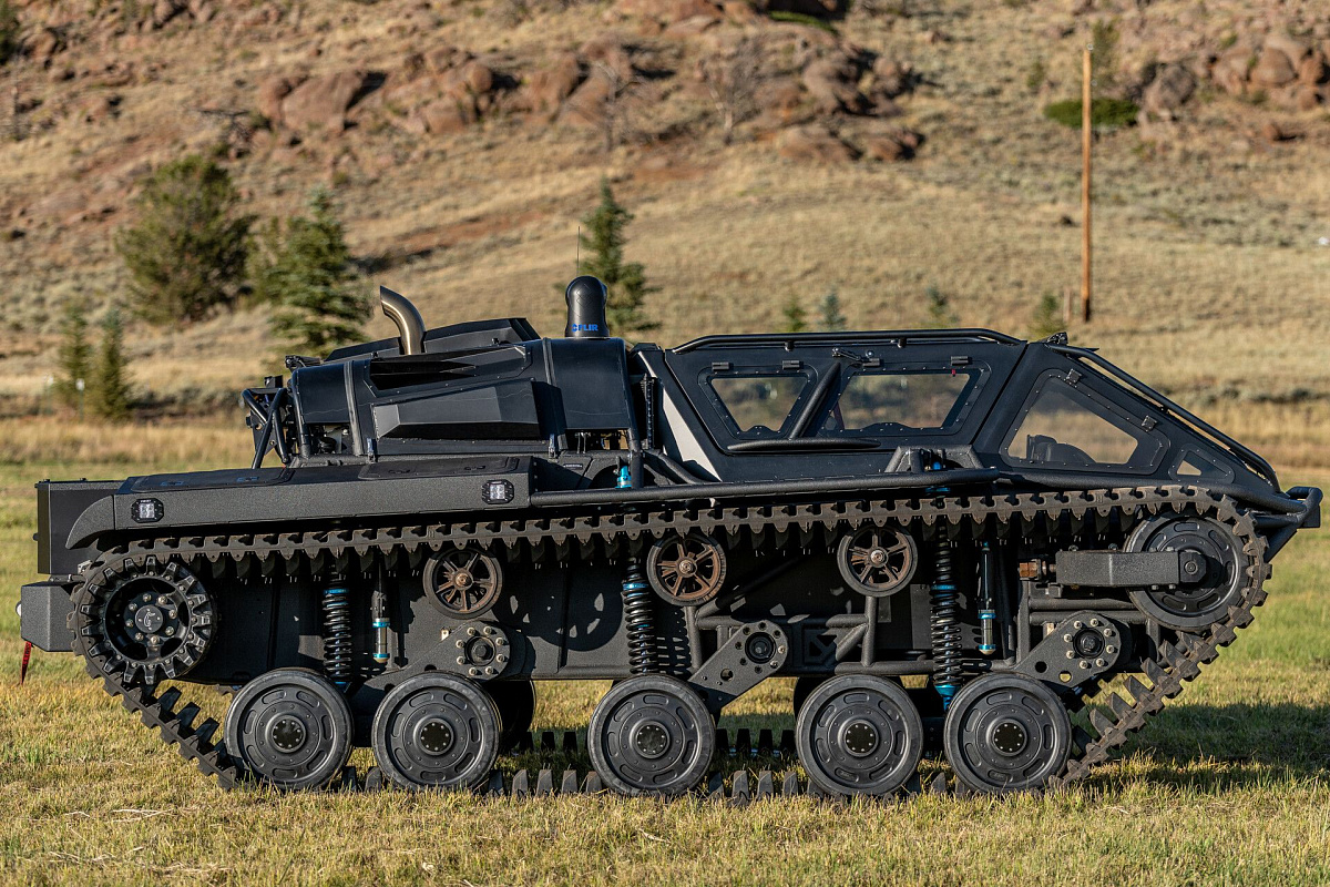 На аукцион выставили танк для отдыха Insane Ripsaw EV3-F4 с ценником от 30 млн рублей