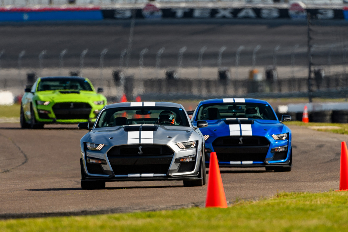 Ford объяснил, почему он не выпустит кабриолет Mustang Shelby GT500