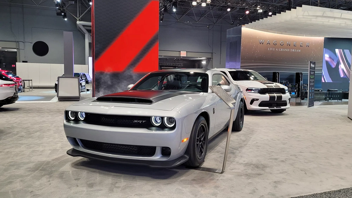 Компания Dodge официально представила Dodge Challenger SRT Demon 170 на  автосалоне в США