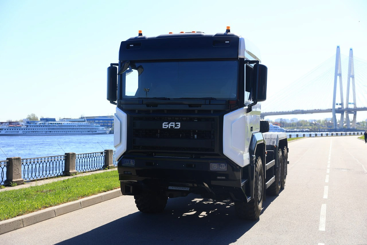 "Большая Семерка" дрогнет: новый БАЗ бросает вызов мировым гигантам