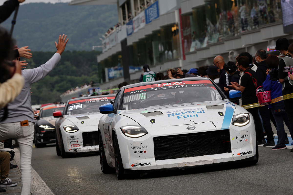 Пара концептов Nissan Z Racing приняла участие в 24-часовой гонке Fuji