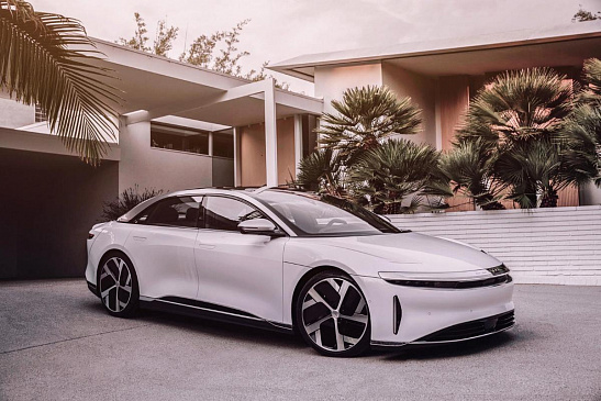 Lucid Motors открывает шоу-рум прямо "под носом" Tesla 