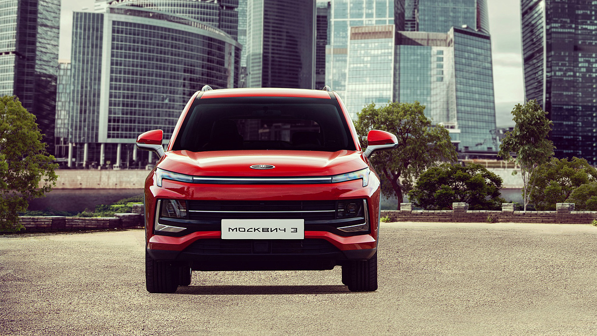 "Москвич 3" теперь управляется с телефона — что умеет эта машина в 2025 году