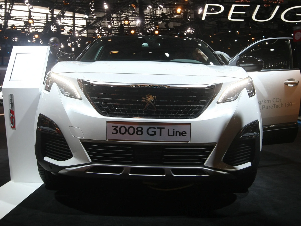 В Париже представили кроссовер Peugeot 3008 GT Line