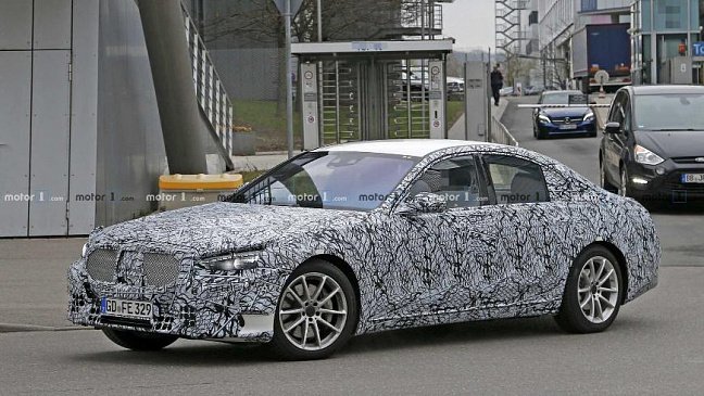Появились фото нового Mercedes-Benz S-Class 