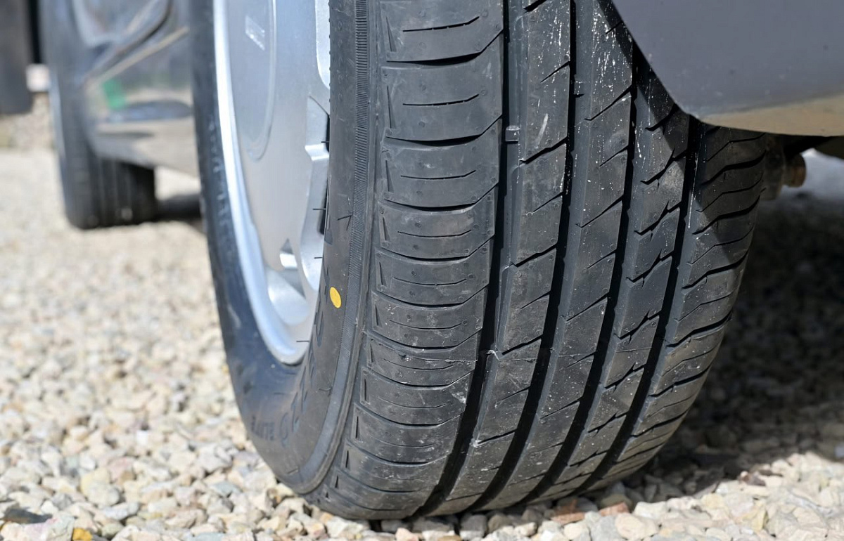 Главный летний запрет: с июня ГИБДД внимательно смотрит на резину – каких водителей будут штрафовать