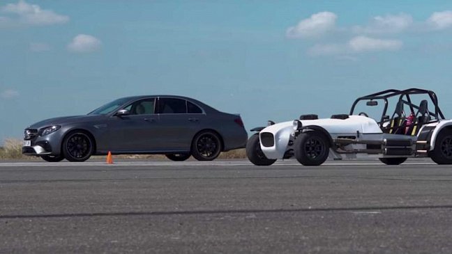 Самоделка с моторами Kawasaki или Mercedes-AMG E63 S – кто быстрее?