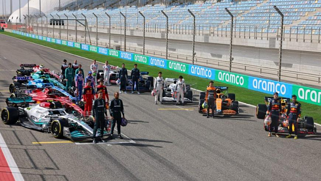 Пьер Гасли стал лучшим в первый день тестов Формулы-1 в Бахрейне, Хэмилтон на «чудо-машине» только 11-й