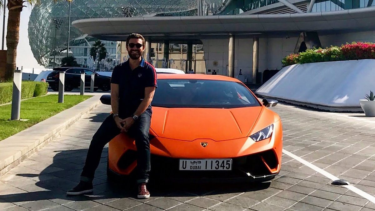 Британец на арендованной Lamborghini получил 33 штрафа за 4 часа (более 3 млн рублей)