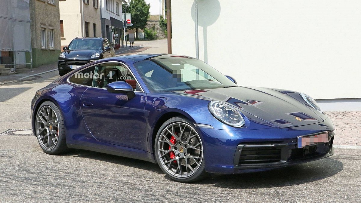 Новое поколение Porsche 911 полностью рассекретили