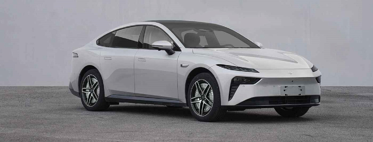 Прорыв за 1,5 млн: Dongfeng Yipai eπ007 с 4 моторами – невероятная мощь