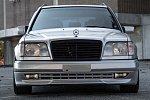 В продаже появился Mercedes-Benz 300TE из прошлого века с обвесом в стиле AMG