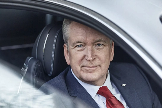 Глава Bentley уходит в отставку и становится новым гендиректором Aston Martin