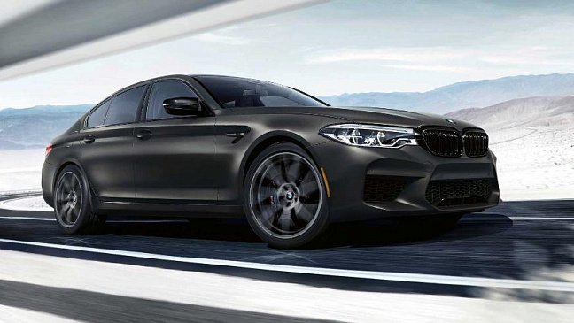 BMW рассказала о юбилейном издании мощного седана M5 