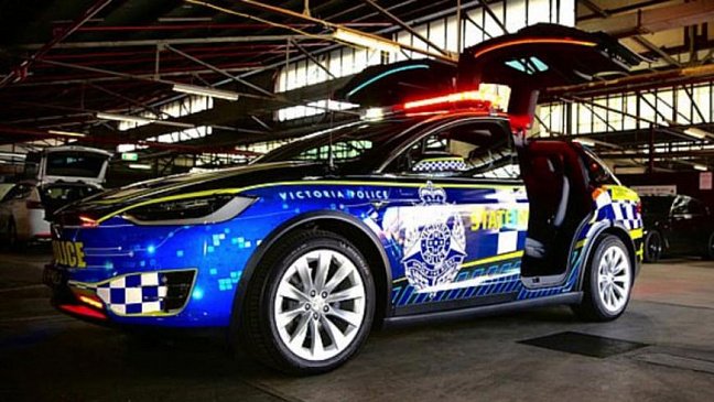 Полицейские из Австралии теперь на электрокарах Tesla