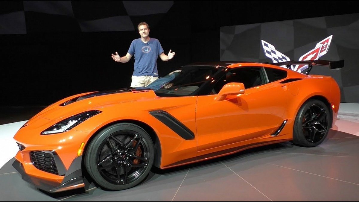 Обновленная версия Chevrolet Corvette попалась фотошпионам