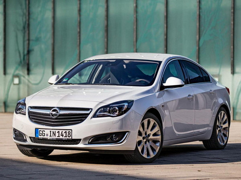 Эксперт «За рулем» перечислил плюсы и минусы популярного Opel Insignia
