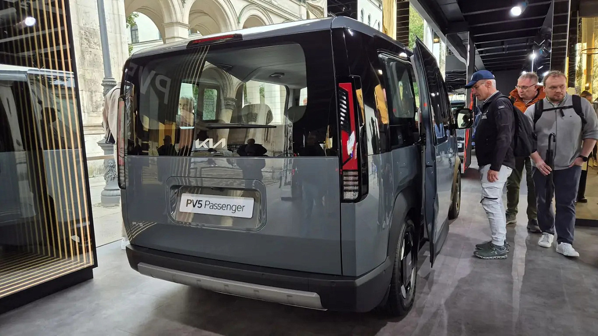 Kia шокирует мир: электрический фургон PV5 ставит феноменальный рекорд дальности