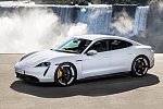 Бесшумная гонка – электрический Porsche Taycan Turbo S против Tesla Model S P100D 