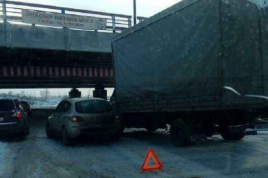 В Петербурге под Мостом глупости опять авария