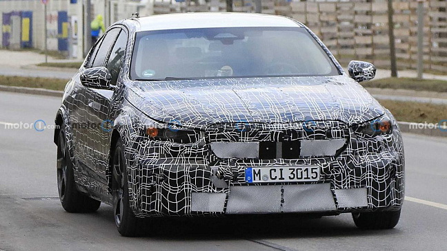 BMW тестирует "заряженный" седан M5 следующего поколения 