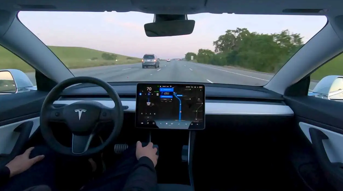 Tesla ищет тестовых водителей для оценки производительности своих автомобилей