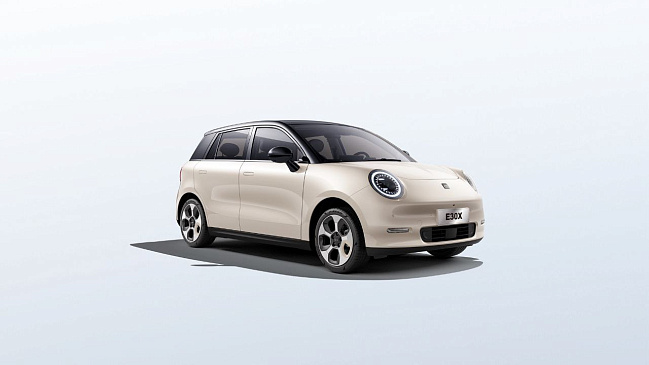 JAC Motors обновляет Yiwei 3: новый дизайн и сотрудничество с Huawei — что изменится