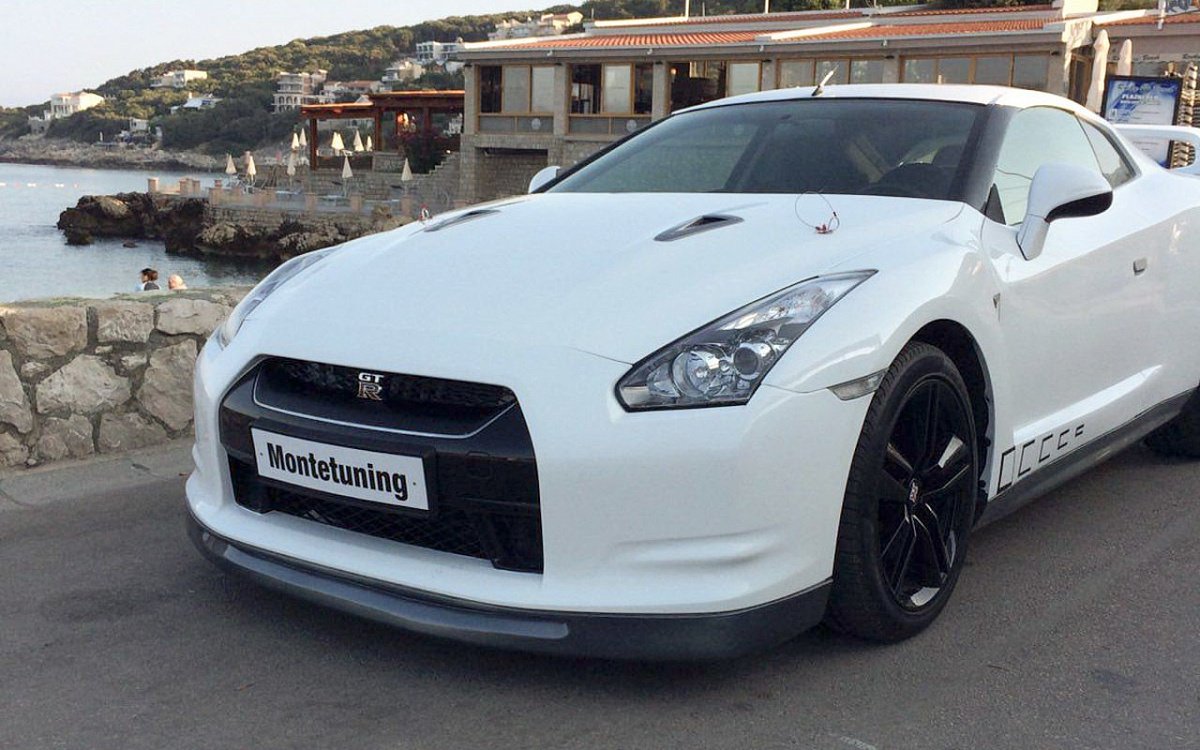 В сети показали Nissan GT-R, сделанный из Ford