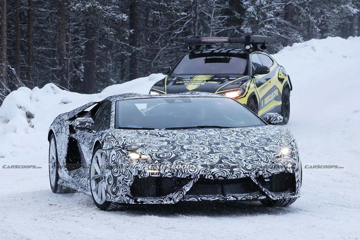 В Сети показали фотоснимки нового гибридного суперкара Lamborghini Halo на зимних тестах
