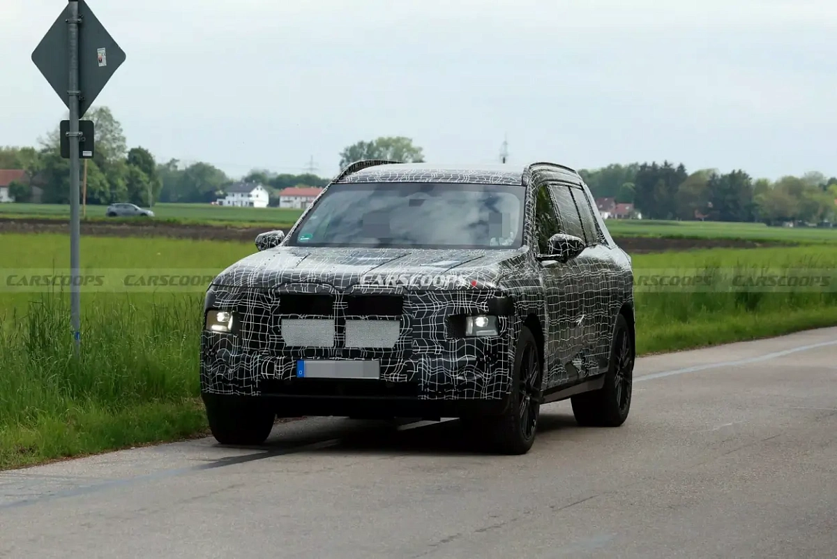 BMW представит 1000-сильный внедорожник с электрическим мотором BMW представит 1000-сильный внедорожник с электрическим мотором